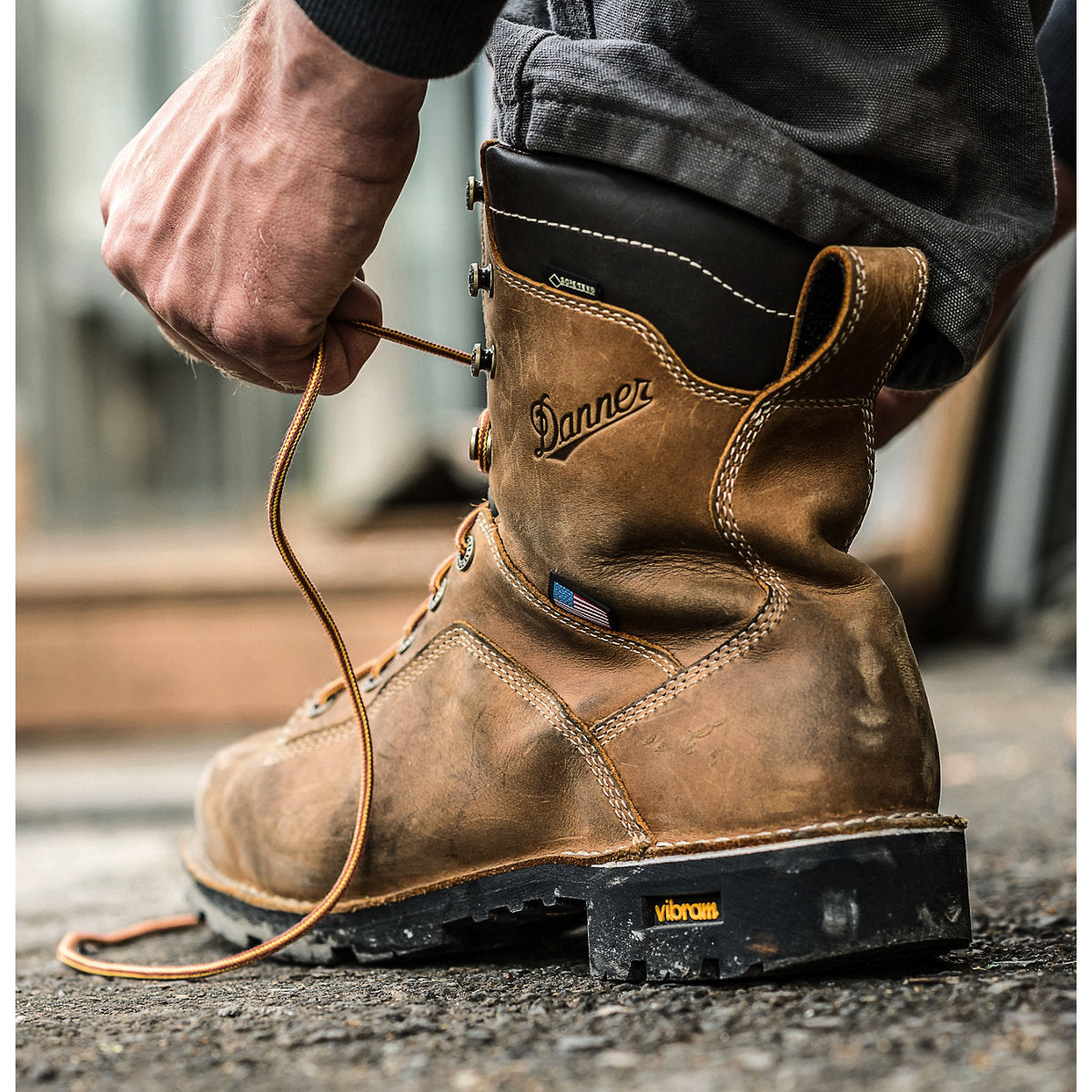 Quarry USA Distressed Brown Alloy Toe