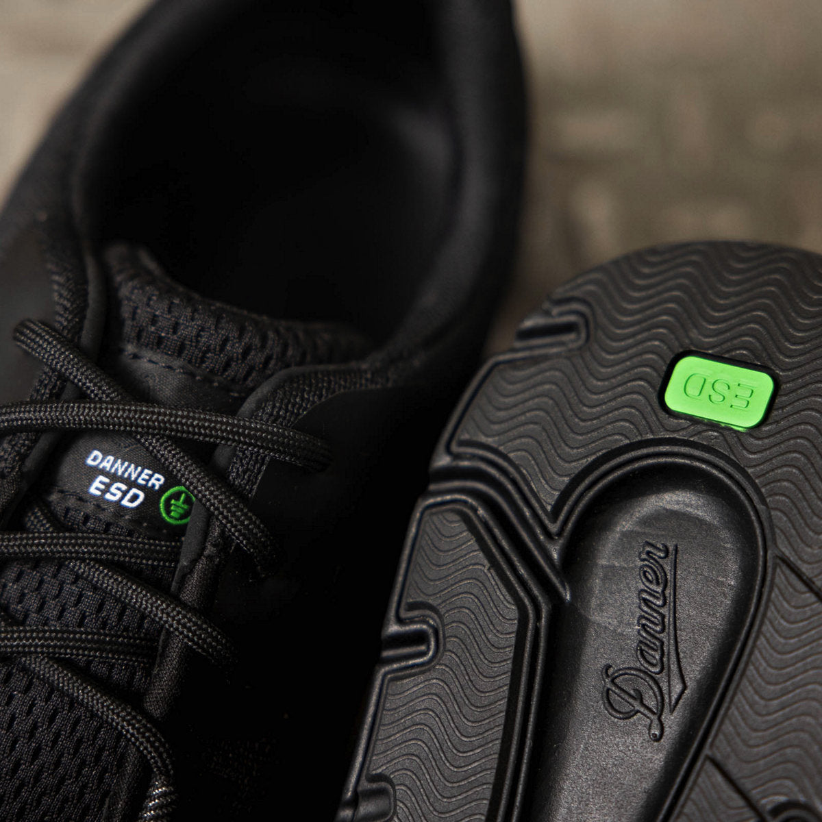 Run Time 3 ESD Black Composite Toe (NMT)